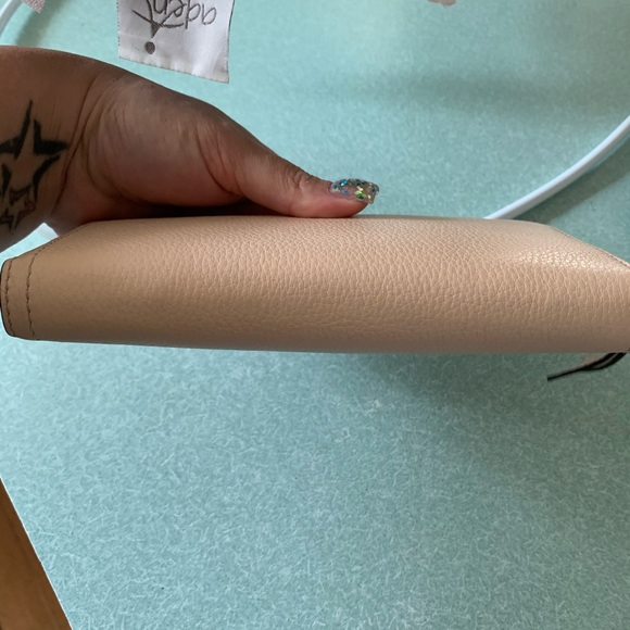 Tory Burch wallet - Picture 4 of 5